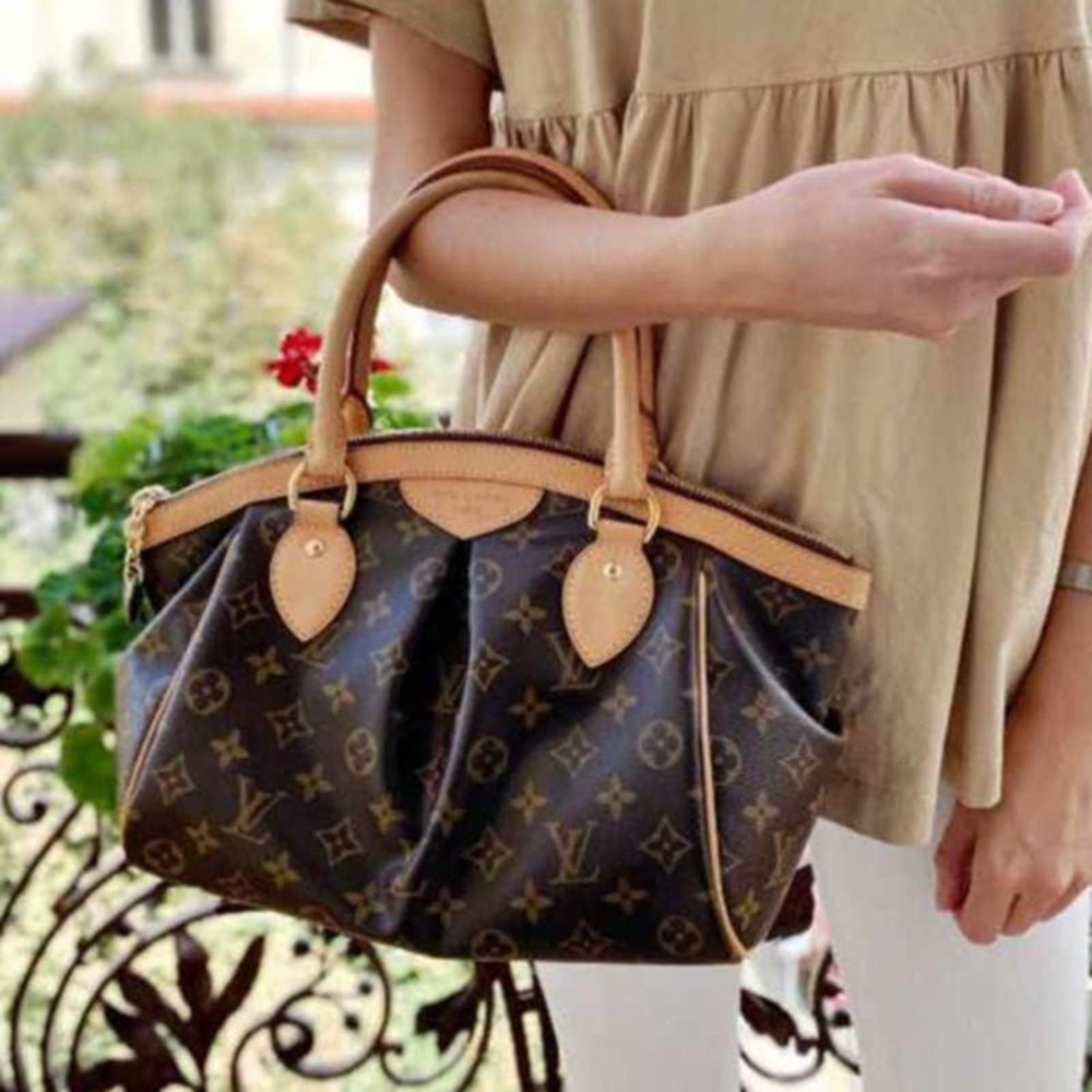 💎✨BEAUTIFUL✨💎 Authentic Louis Vuitton Monogram Tivoli PM Hand Bag